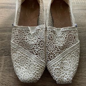 TOMS Natural Moroccan Crochet Classic